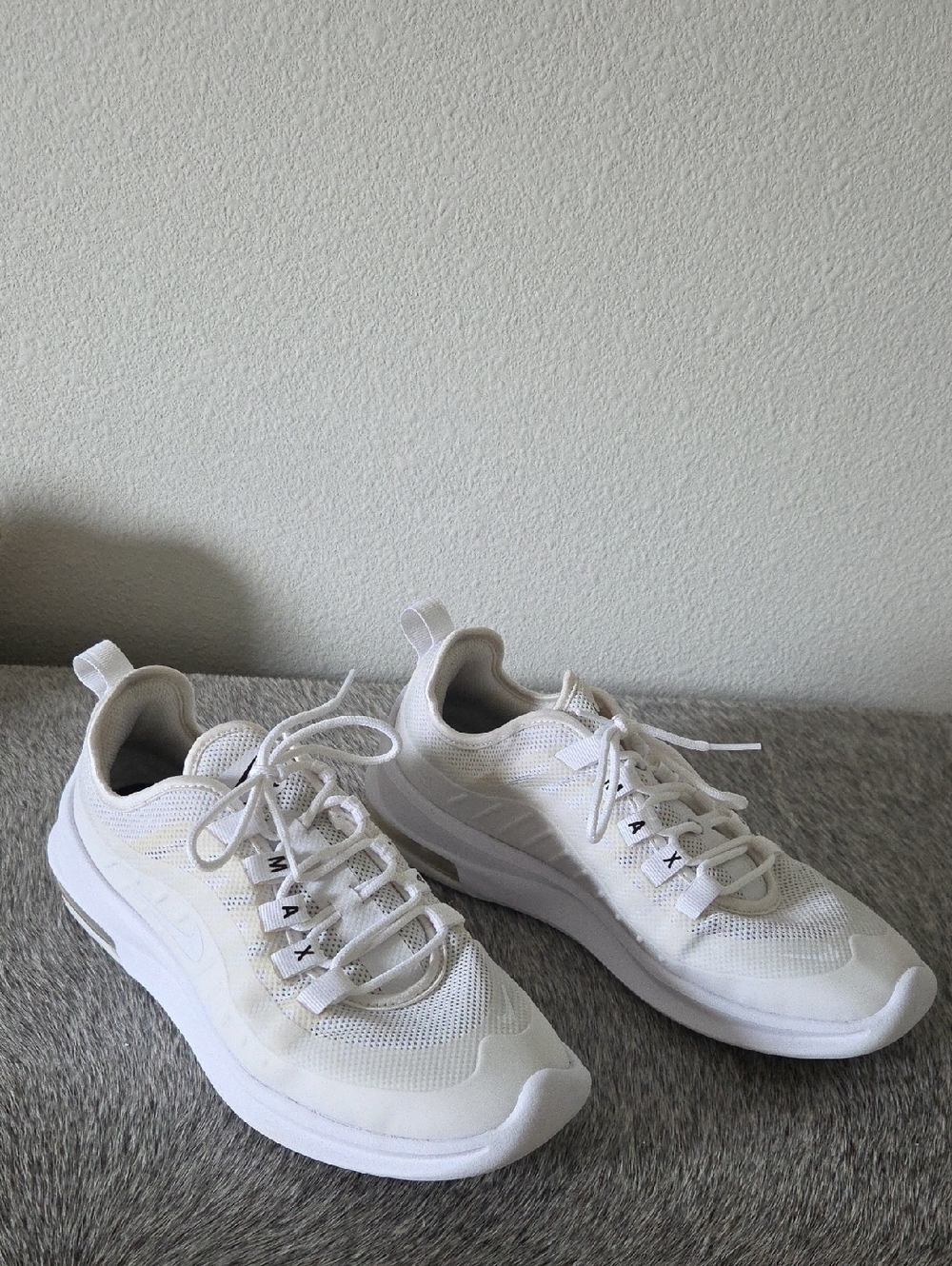 Nike Air Max Axis White Lifestyle Sneakers Women's Size 8 | AA2168-100 - Picture 11 of 16